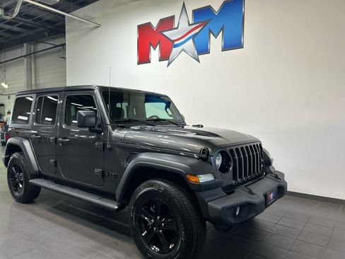 Used 2022 Jeep Wrangler Unlimited Sport AWD/4WD image 2