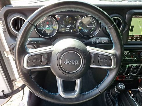 Used 2021 Jeep Wrangler Unlimited Rubicon 4xe w/ Cold Weather Group AWD/4WD image 17