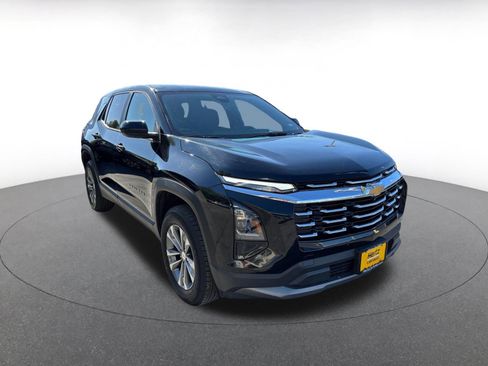 Used 2025 Chevrolet Equinox LT AWD/4WD image 1
