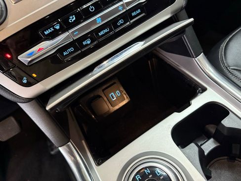 Certified 2022 Ford Explorer XLT w/ Equipment Group 202A image 35