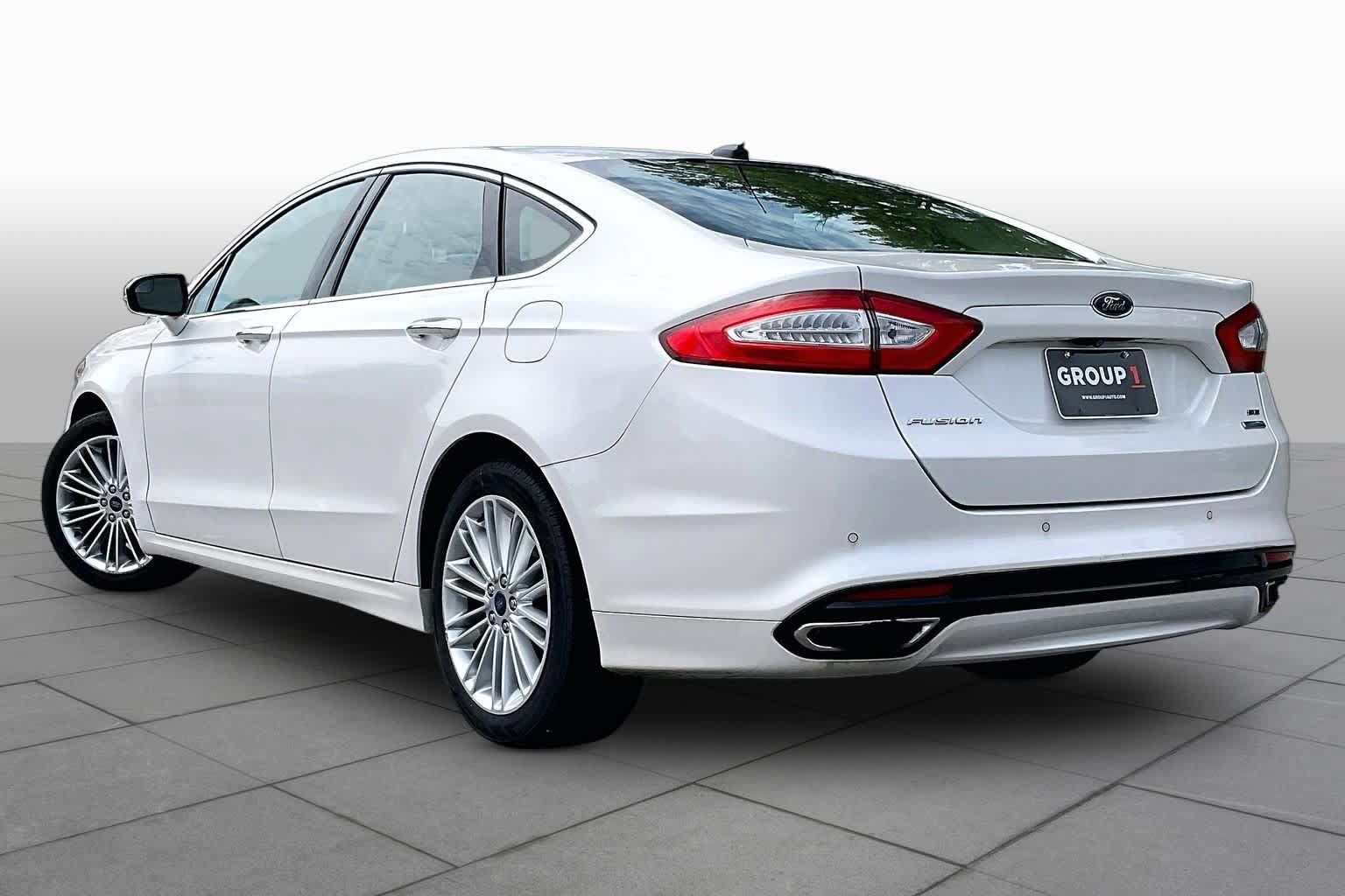 Used 2016 Ford Fusion SE w/ Equipment Group 202A AWD/4WD image 11