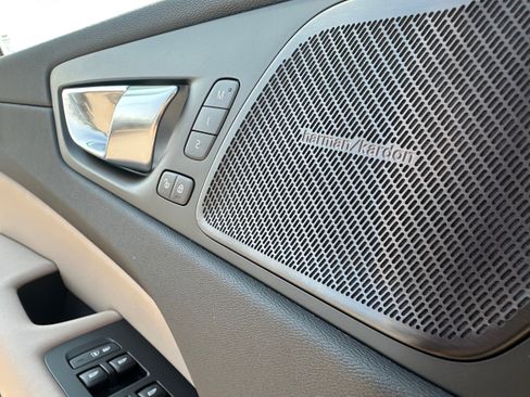 New 2026 Volvo XC60 B5 Plus w/ Climate Package image 18