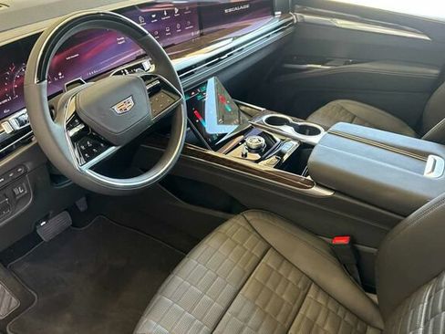 New 2026 Cadillac Escalade ESV Platinum Sport AWD/4WD image 10