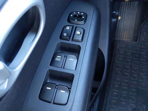 Used 2016 Kia Soul image 20