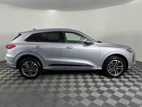 Used 2025 Audi Q5 Premium w/ 19" Wheel Package image 10