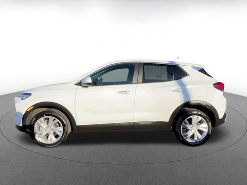Used 2025 Buick Encore GX Preferred AWD/4WD image 9