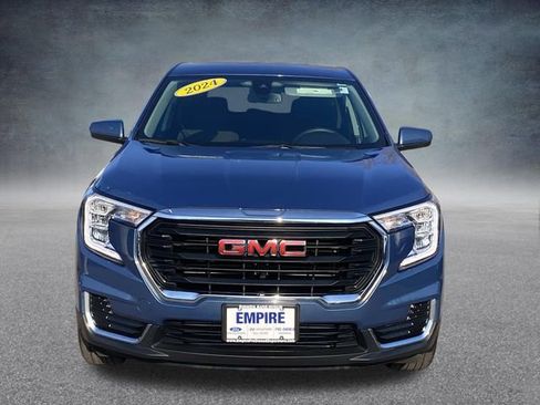 Used 2024 GMC Terrain SLE image 25