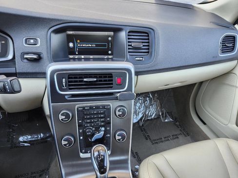 Used 2014 Volvo S60 T5 w/ Climate Package image 8