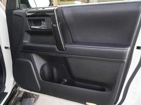 Used 2019 Toyota 4Runner Limited AWD/4WD image 9