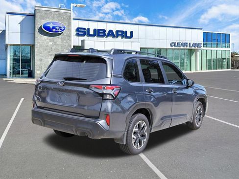 Used 2025 Subaru Forester AWD/4WD image 6