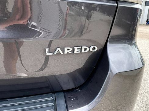 Used 2017 Jeep Grand Cherokee Laredo w/ Quick Order Package 23E AWD/4WD image 24