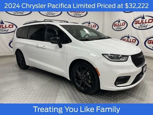 Used 2024 Chrysler Pacifica Limited w/ S Appearance Package FWD image 1