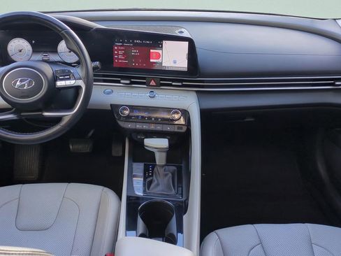 Used 2023 Hyundai Elantra Limited image 13