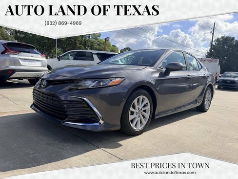 Used 2024 Toyota Camry LE FWD image 1