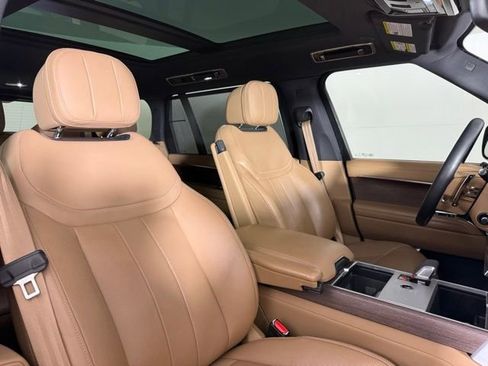 Used 2024 Land Rover Range Rover Long Wheelbase SE AWD/4WD image 33