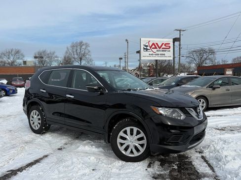 Used 2015 Nissan Rogue S image 1
