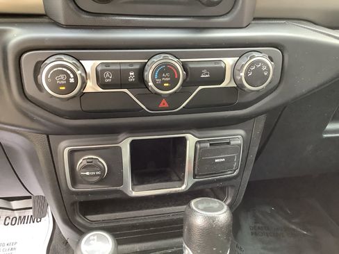 Used 2021 Jeep Wrangler Sport image 14