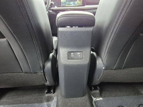 Certified 2025 Nissan Kicks SR FWD image 16