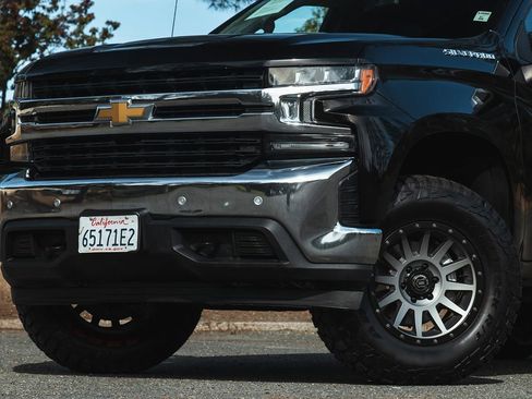 Used 2020 Chevrolet Silverado 1500 LT w/ All-Star Edition image 2