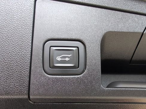 Used 2019 Cadillac XT4 Premium Luxury w/ Technology Package image 36