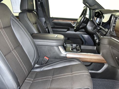 Used 2024 Chevrolet Silverado 3500 High Country w/ High Country Premium Package AWD/4WD image 49