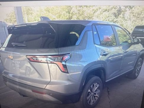 Used 2026 Chevrolet Equinox LT FWD image 5