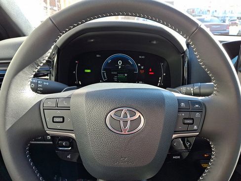 Used 2026 Toyota Camry SE image 17