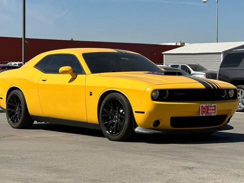 Used 2018 Dodge Challenger R/T Scat Pack RWD image 10