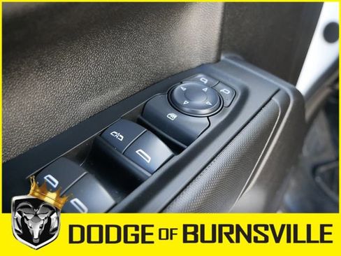 Used 2025 Chevrolet Silverado 1500 Custom image 26