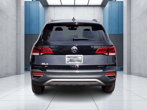New 2024 Volkswagen Taos SE image 29