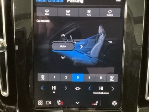 New 2025 Volvo XC40 B5 Ultra w/ Climate Package image 26