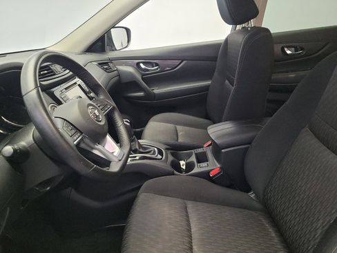 Used 2019 Nissan Rogue SV image 17