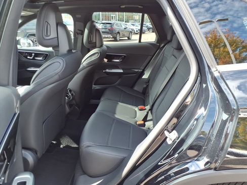 Used 2026 Mercedes-Benz GLC 300 4MATIC image 11
