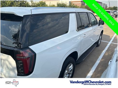 Used 2025 Chevrolet Suburban LT RWD image 6