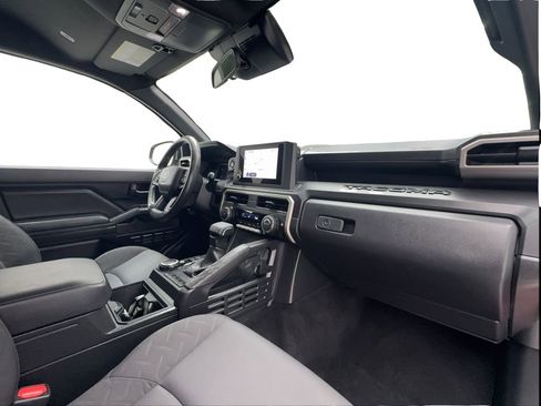 Used 2024 Toyota Tacoma SR image 31