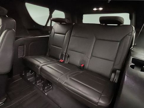 Used 2021 Chevrolet Suburban High Country w/ Premium Package image 34