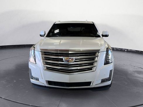 Used 2020 Cadillac Escalade ESV Platinum AWD/4WD image 2