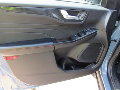 Used 2025 Ford Escape ST-Line FWD image 15