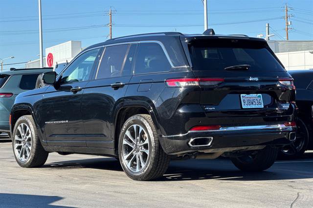 Used 2023 Jeep Grand Cherokee Overland w/ Luxury Tech Group IV AWD/4WD image 5