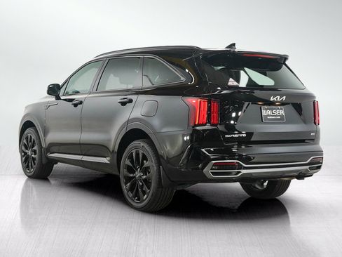 Used 2023 Kia Sorento SX AWD/4WD image 3