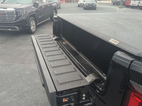 Used 2024 GMC Sierra 1500 Denali w/ Technology Package image 27