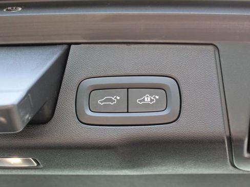 Used 2024 Volvo XC60 T8 Plus w/ Climate Package AWD/4WD image 7