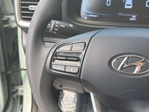 Certified 2026 Hyundai Venue SE FWD image 24