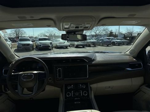 Used 2023 GMC Yukon XL Denali image 21