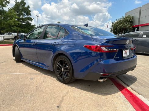 Used 2025 Toyota Camry SE FWD image 8