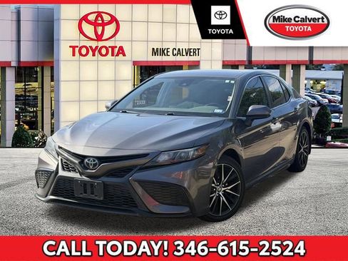 Used 2023 Toyota Camry LE w/ Convenience Package FWD image 1