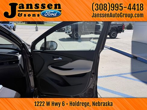 Used 2020 Buick Envision Essence AWD/4WD image 13