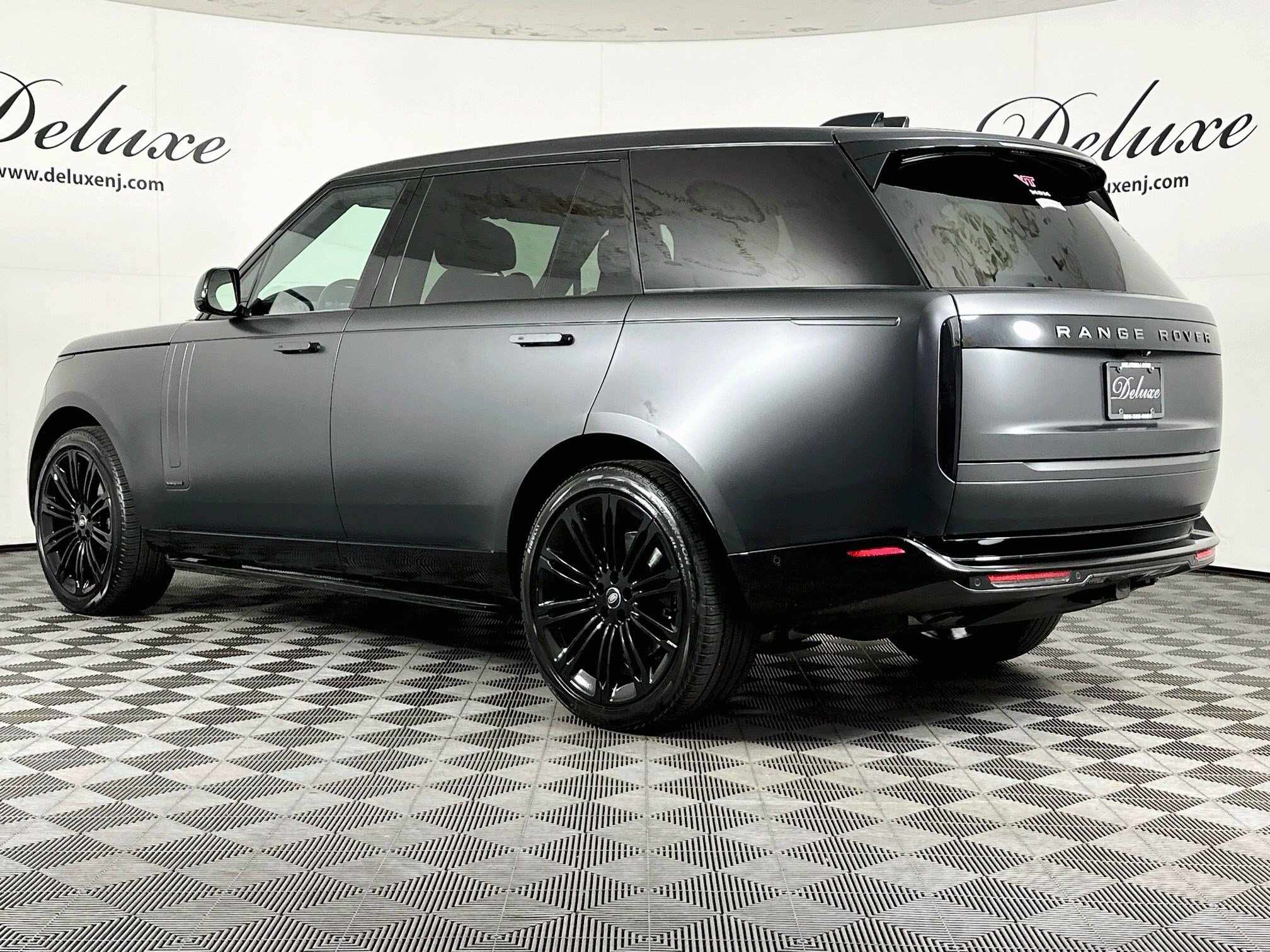 Used 2024 Land Rover Range Rover Long Wheelbase Autobiography AWD/4WD image 4