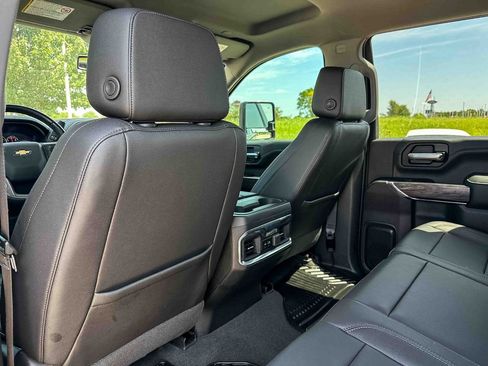 Used 2022 Chevrolet Silverado 2500 LTZ w/ LTZ Texas Edition AWD/4WD image 17