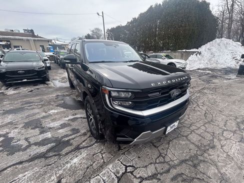 Used 2025 Ford Expedition Max Platinum image 1